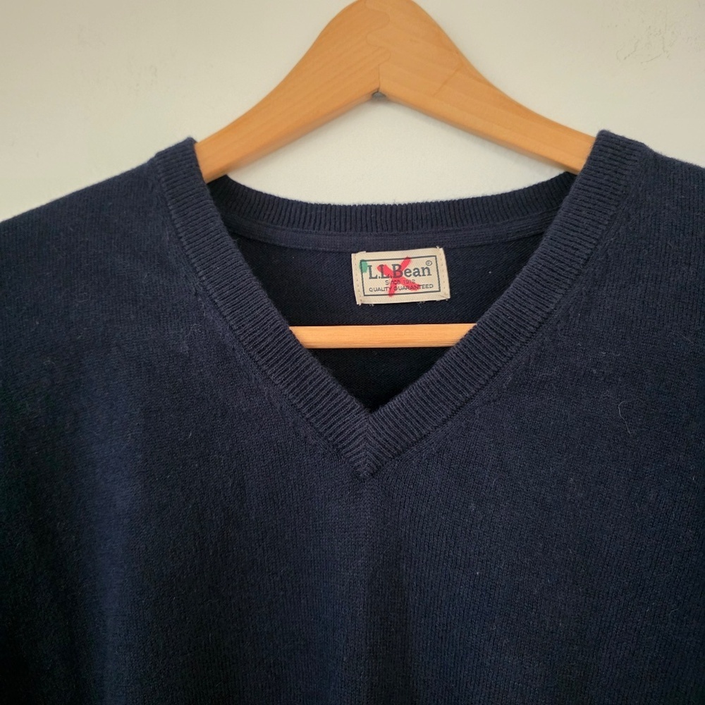 LL Bean Men's Navy Cotton Cashmere V-Neck Sweater - Picture 3 of 3